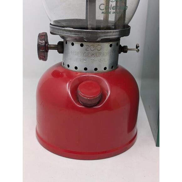Vintage Coleman 200 Red Single Mantle Lantern Made in Canada T-66 Generator - Picture 3 of 10